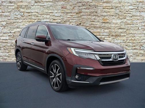 Deep Scarlet Pearl 2019 Honda Pilot Elite