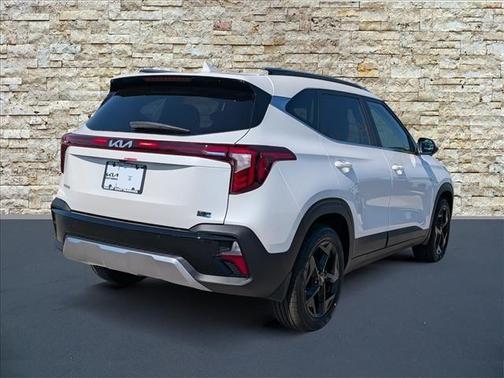 Snow White Pearl 2026 Kia Seltos EX