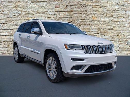 Ivory 2017 Jeep Grand Cherokee Summit