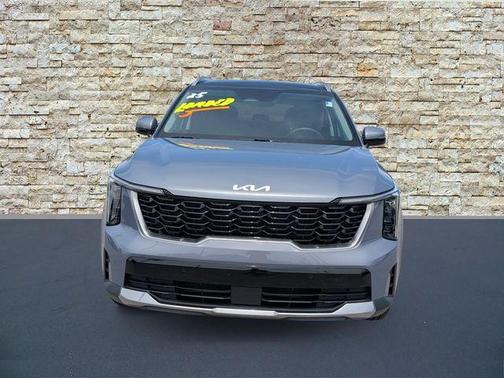 Silver 2025 Kia Sorento S
