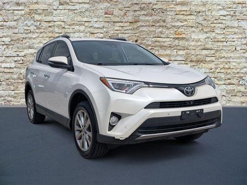 Blizzard Pearl 2018 Toyota RAV4 Limited