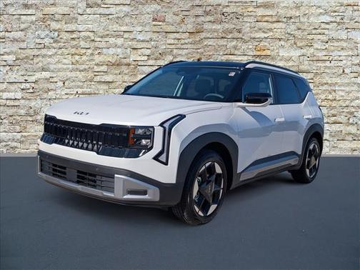Snow White Pearl 2027 Kia Seltos EX
