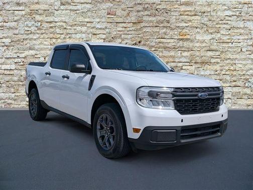 Oxford White 2022 Ford Maverick XLT
