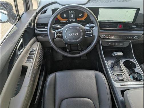 2025 Kia Carnival LXS