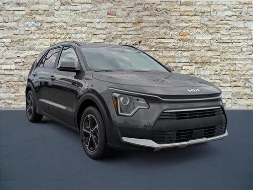 Gray 2026 Kia Niro EX
