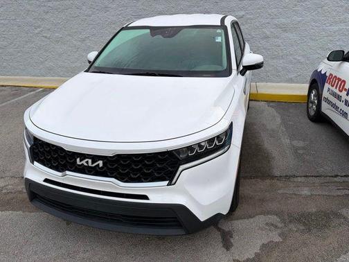 White Pearl 2022 Kia Sorento LX
