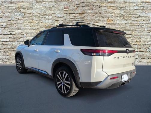 2023 Nissan Pathfinder Platinum