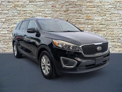 Ebony Black 2016 Kia Sorento LX