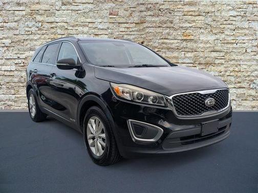 Ebony Black 2016 Kia Sorento LX