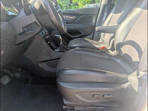 Summit White 2020 Buick Encore Preferred