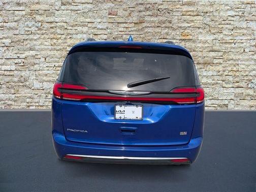 Ocean Blue Metallic 2021 Chrysler Pacifica Touring-L