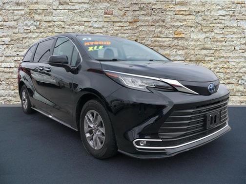 2023 Toyota Sienna XLE
