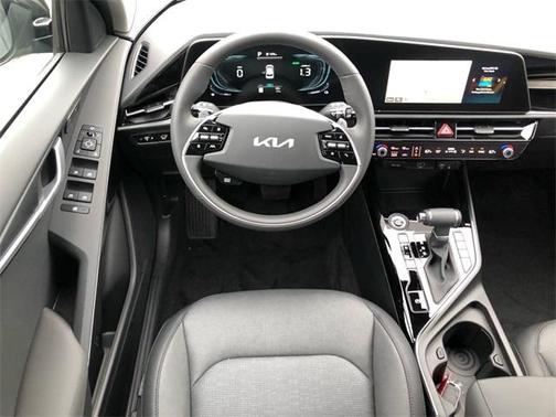 2025 Kia Niro SX
