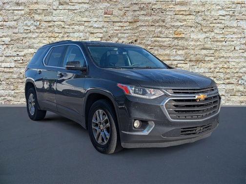 Graphite Metallic 2019 Chevrolet Traverse LT Leather