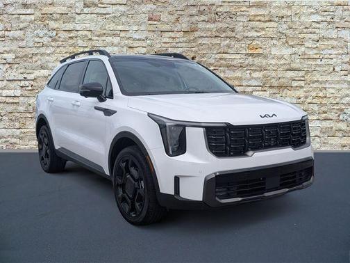 White Pearl 2025 Kia Sorento SX