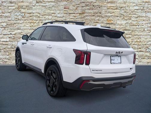 White Pearl 2025 Kia Sorento SX