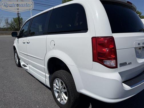 Bright White Clearcoat 2014 Dodge Grand Caravan SXT