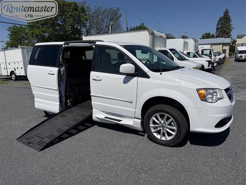 Bright White Clearcoat 2014 Dodge Grand Caravan SXT