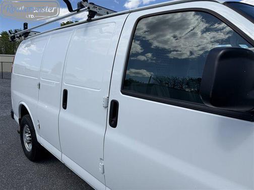 Summit White 2017 Chevrolet Express 2500 Work Van