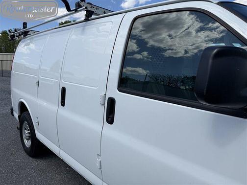 Summit White 2017 Chevrolet Express 2500 Work Van
