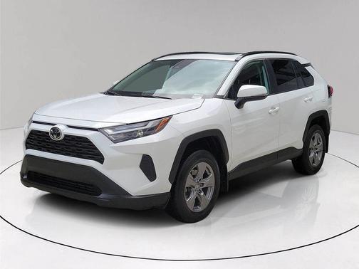 Ice 2024 Toyota RAV4 XLE