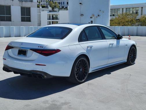 2025 Mercedes-Benz AMG S 63 E Base