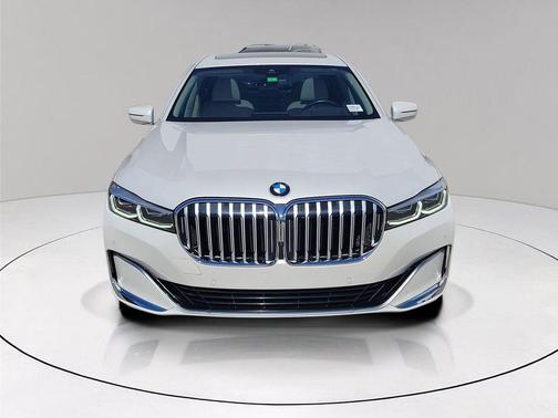 2021 BMW 740 i