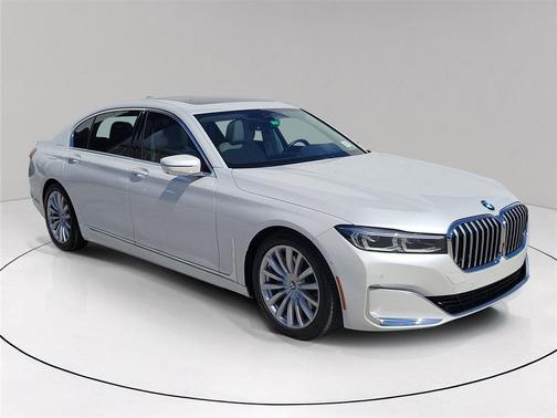 2021 BMW 740 i
