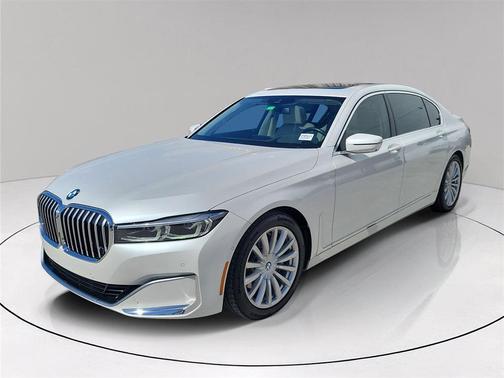 2021 BMW 740 i