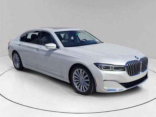 2021 BMW 740 i