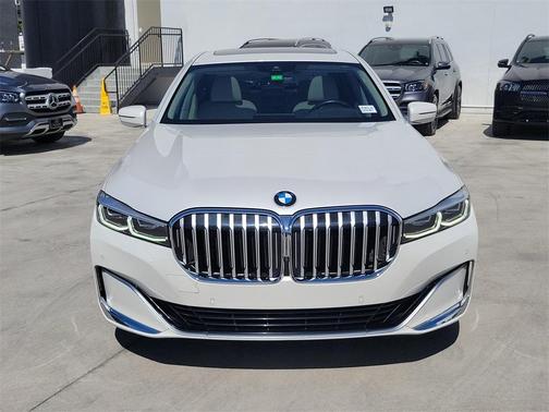 2021 BMW 740 i