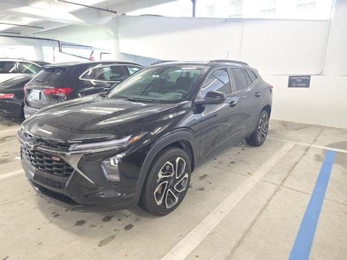 Black Metallic 2025 Chevrolet Trax 2RS