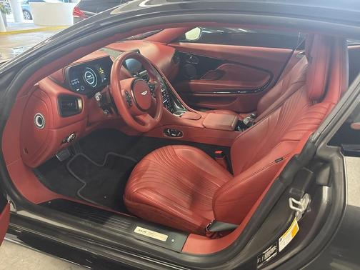 2018 Aston Martin DB11 V8