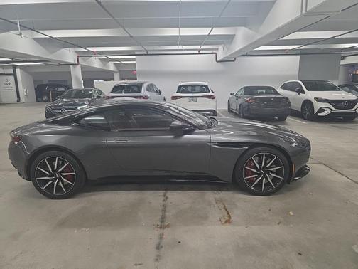 2018 Aston Martin DB11 V8