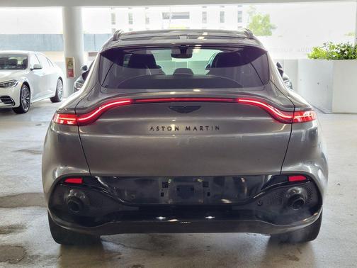 Silver 2021 Aston Martin DBX Base