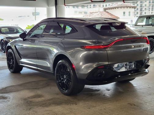 Silver 2021 Aston Martin DBX Base