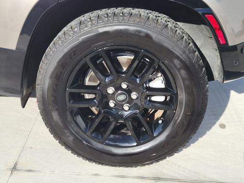 2023 Land Rover Defender 110 X-Dynamic SE