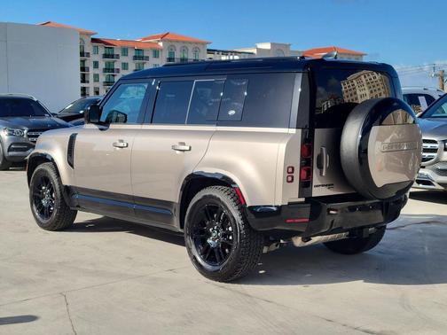 2023 Land Rover Defender 110 X-Dynamic SE