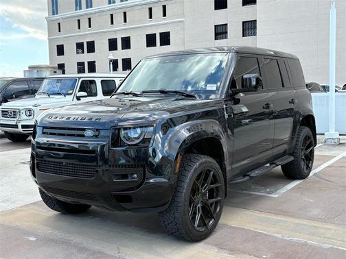 2025 Land Rover Defender P500 X-Dynamic SE