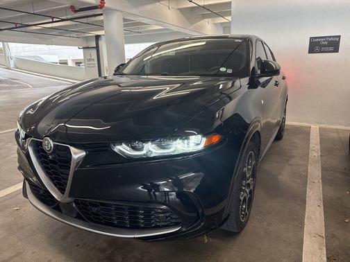 Black 2024 Alfa Romeo Tonale Ti