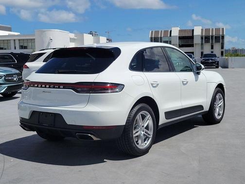 White 2020 Porsche Macan Base