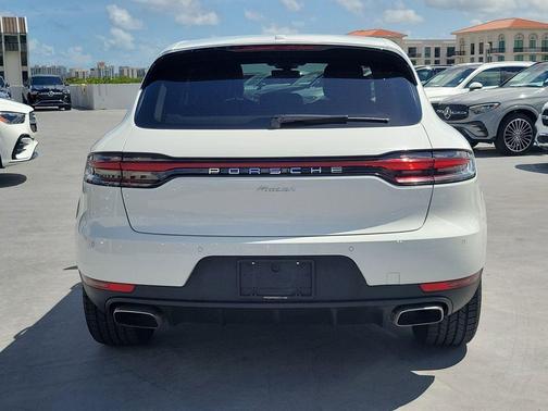 White 2020 Porsche Macan Base