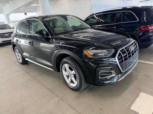 Mythos Black Metallic 2021 Audi Q5 45 Premium