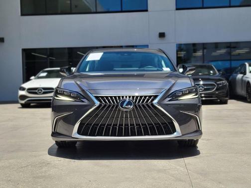 Gray 2023 Lexus ES 300h Ultra Luxury