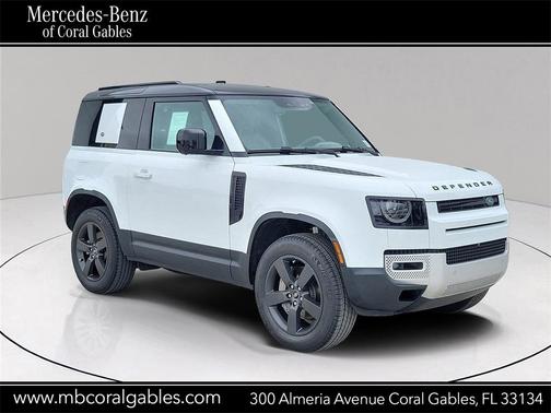 2023 Land Rover Defender SE