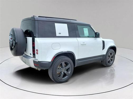 2023 Land Rover Defender SE