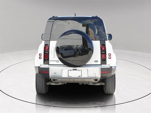 2023 Land Rover Defender SE