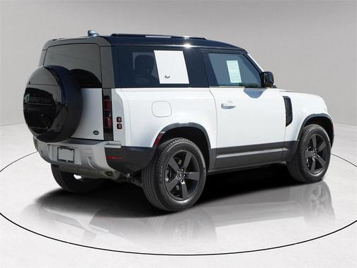 2023 Land Rover Defender SE