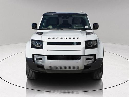 2023 Land Rover Defender SE