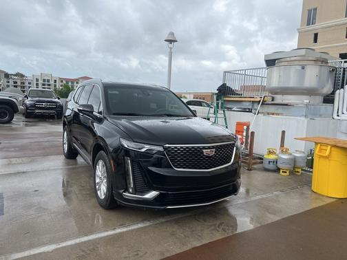 2023 Cadillac XT6 Luxury FWD